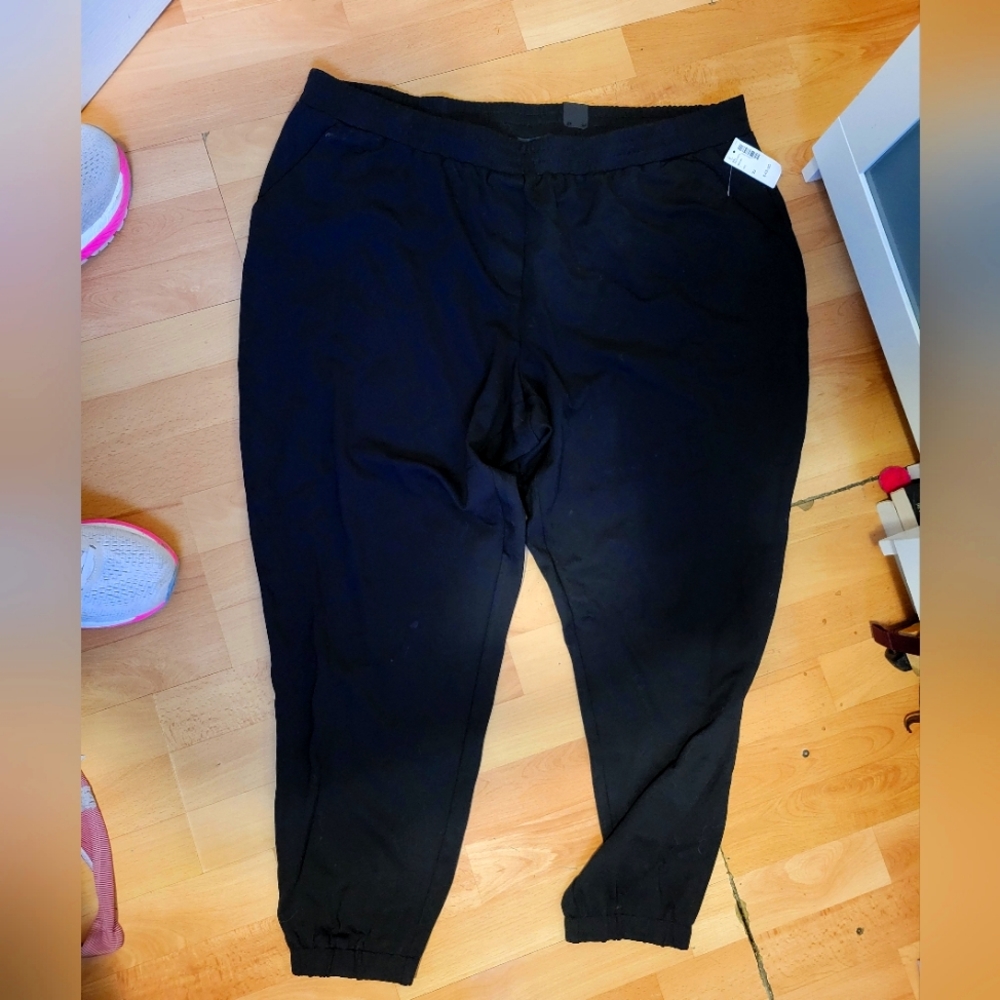 Reitmans slim leg regular length pant, size 22